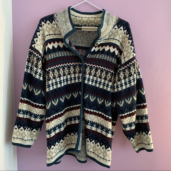 Super cute granny cardigan - Picture 2 of 4